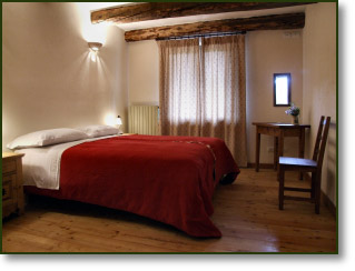 Una delle stanze dell’agriturismo